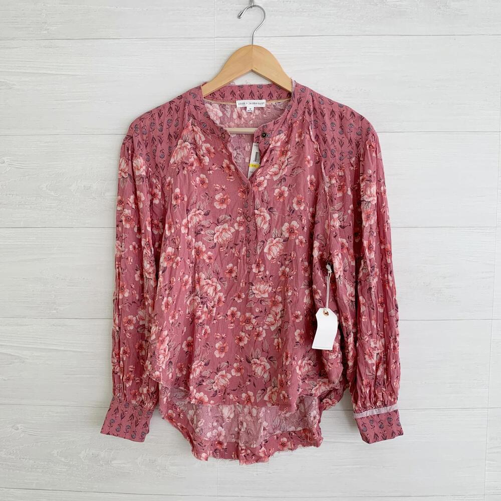 NWT Coco + Jaimeson - Pink floral HI-LO partial snap long sleeve top, M